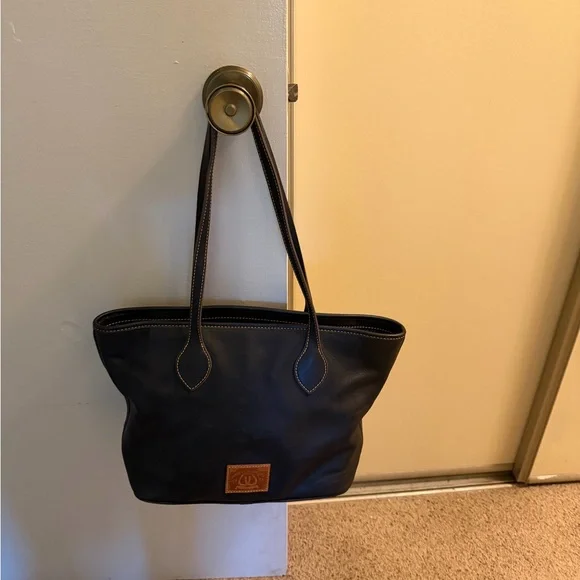 Dooney & Bourke black Leather Tote for horse Lovers Rare - Picture 3 of 5